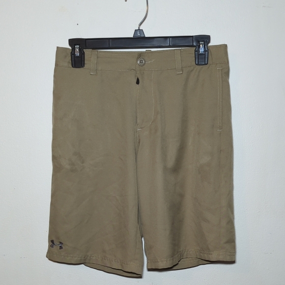 Under Armour Boys Khaki Loose Fit Shorts with Stretch Size L (30" waist) - Picture 1 of 5